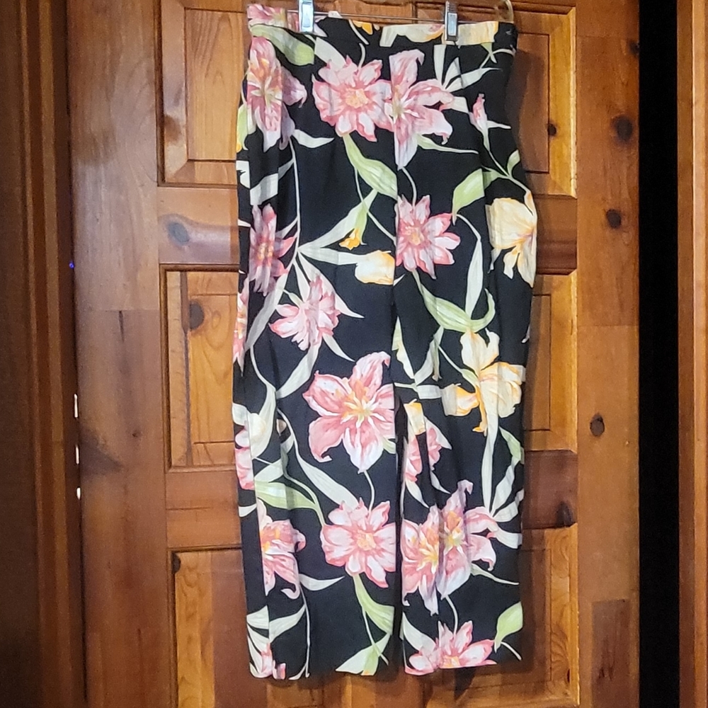 Briggs New York Sz10 floral pants